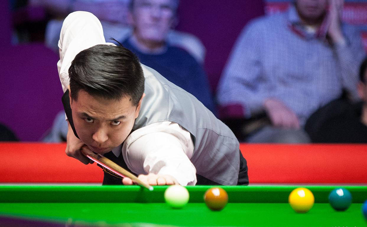 有三人闯入, 现抢眼, 成了一杆制 有三人闯入, 现抢眼, 成了一杆制