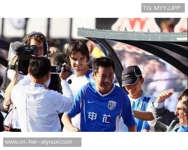 35岁前国脚退役后复出！投靠朱骏踢中乙 曾效力申花14年+怒喷斯帅